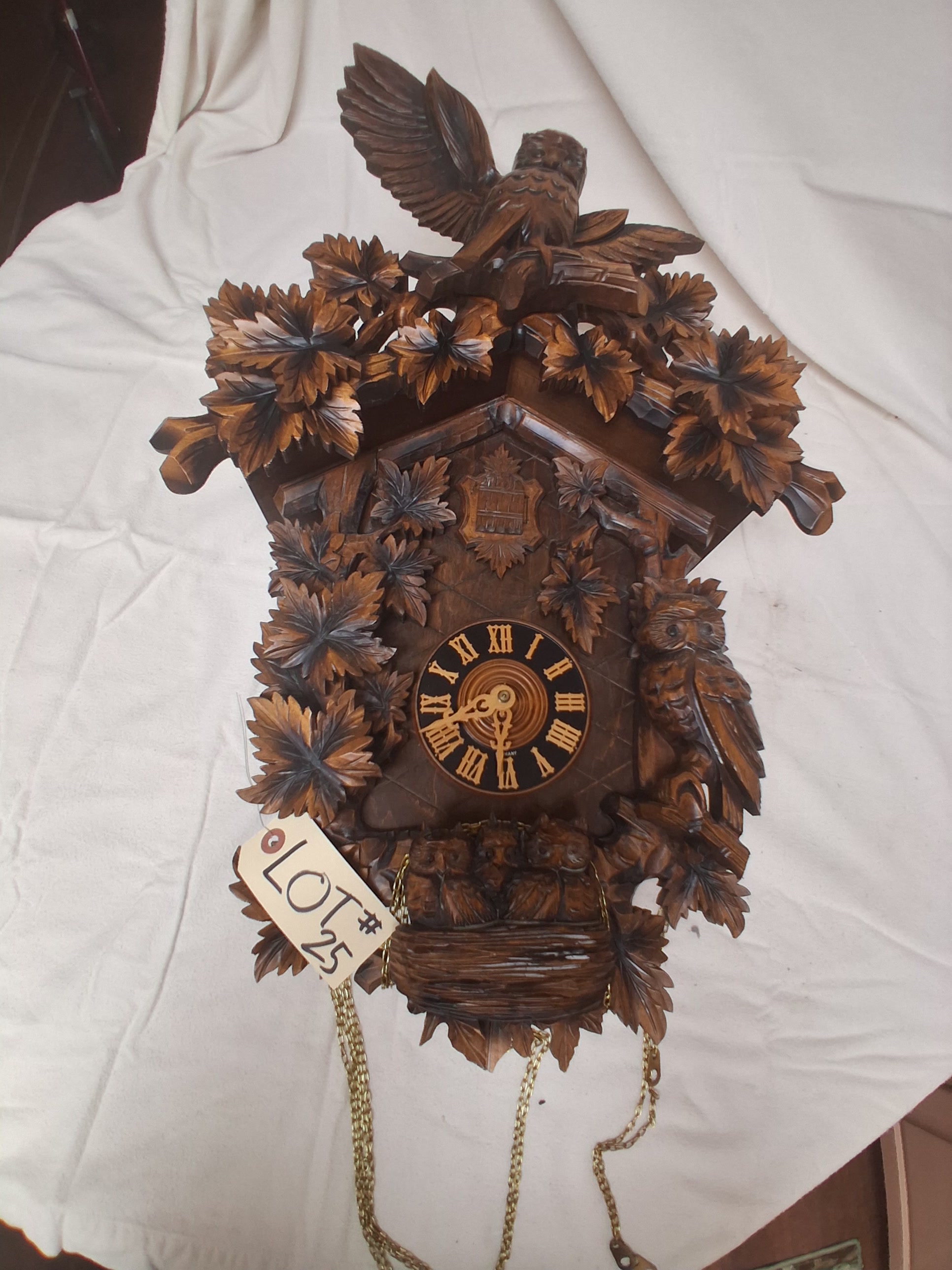 Catalog photograph: lot 25, Reuge Romance cuckoo clock